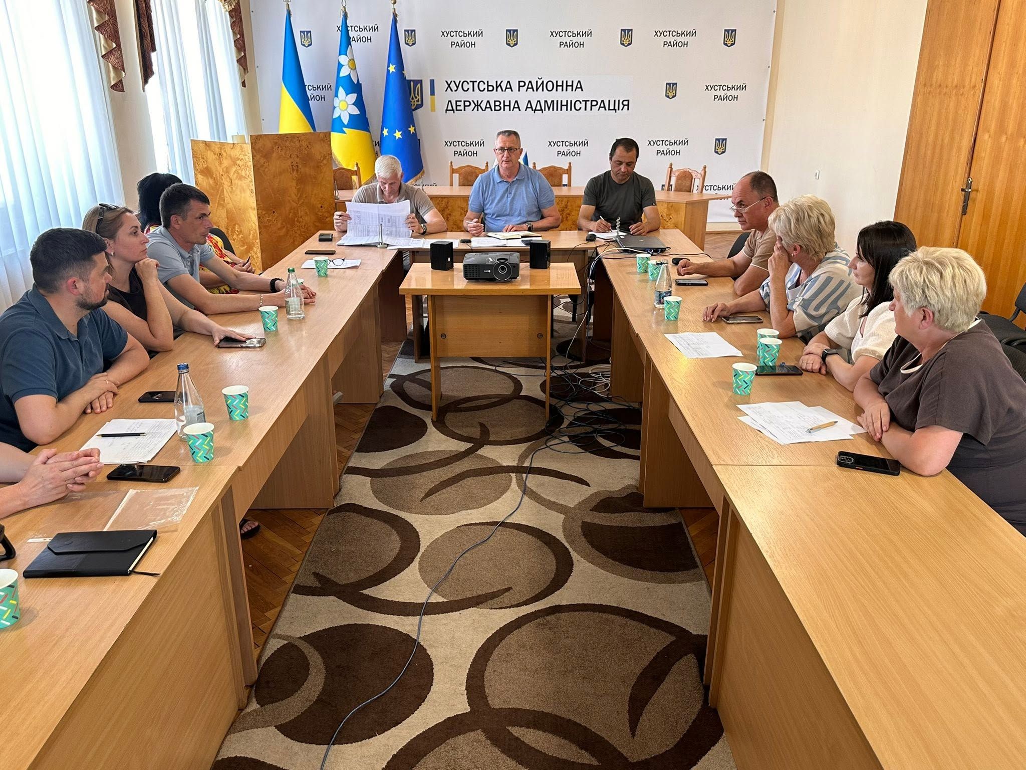 Нарада з головами територіальних громад району щодо організації харчування у закладах освіти.