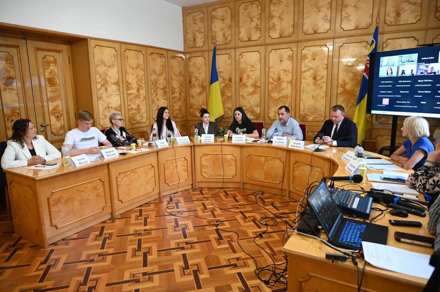 Від закону до практики: на Закарпатті обговорили розвиток наставництва для дітей і молоді